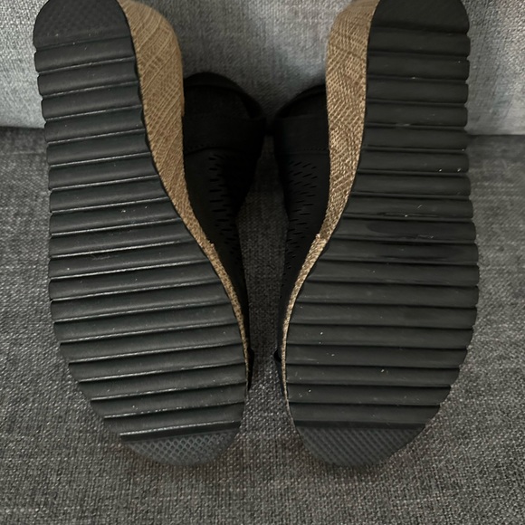 Skechers summer wedges! Cute! - Picture 4 of 5